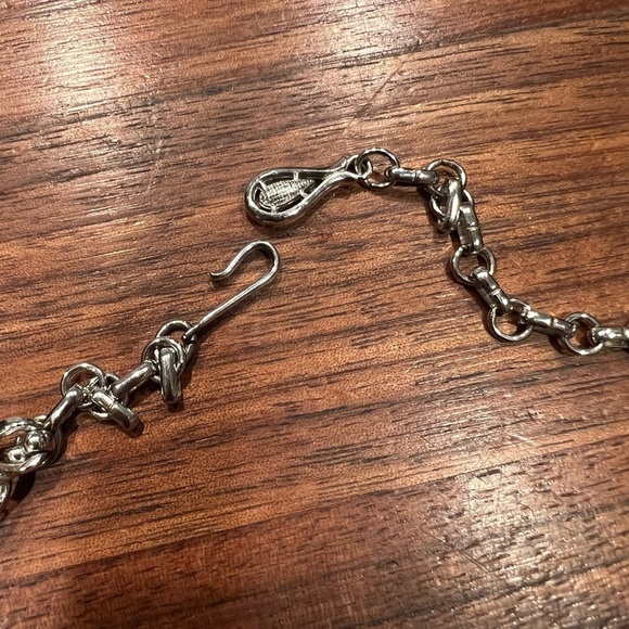 Aurora Borealis rhinestones dangle and faux pearls gold tone metal set choker. - Picture 4 of 5